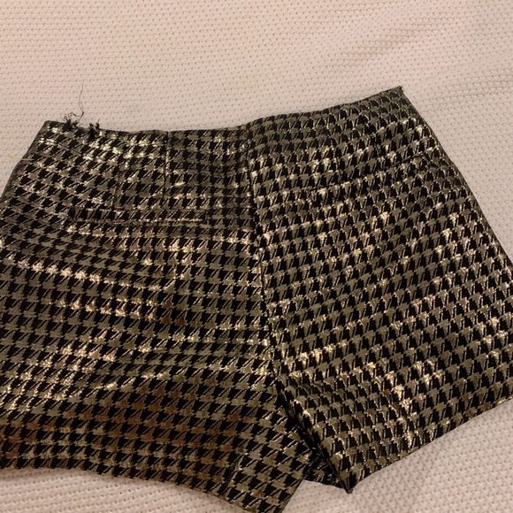 VINTAGE high waisted shorts! - Picture 3 of 4